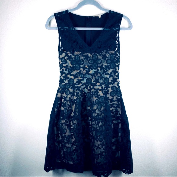 Maje Elvira Lace Dress Small (Designer Size 1) - Picture 3 of 9